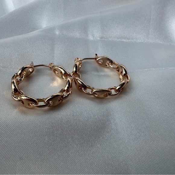 ZARA Gold Chain Link Hoop Earrings - Picture 3 of 6